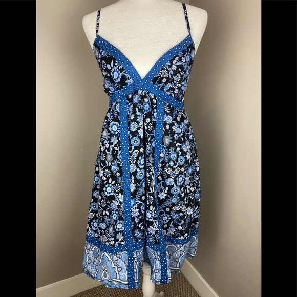 Mossimo Supply Co. Dresses & Skirts - 5/25$ MOSSIMO FLORAL PAISLEY CROSS BACK SUNDRESS